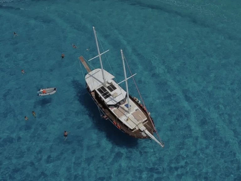 Alquiler Yate de lujo Custom Gulet-Motor Sailor con o sin  título de navegación