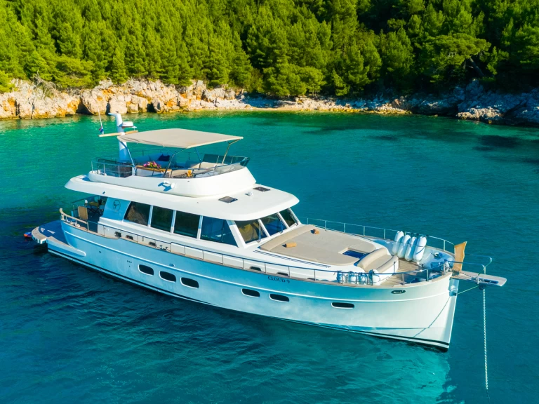 Motoryacht C9 de alquiler a Dubrovnik