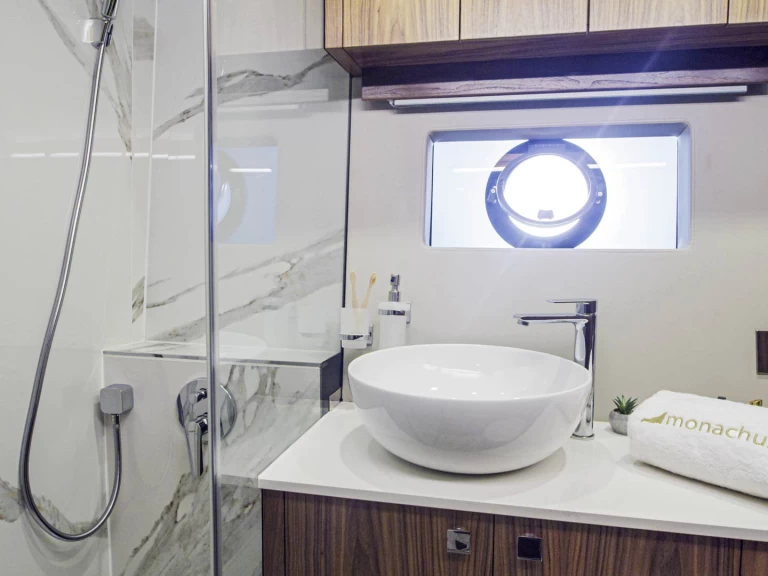 Alquiler de Monachus Monachus 70 Fly en Split