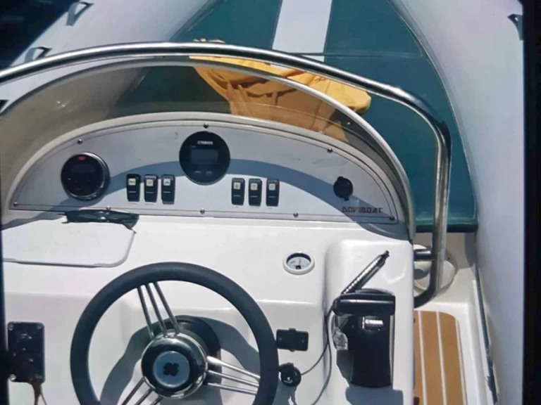 Alquiler de Neumática, con o sin patrón Davidboat Vieste