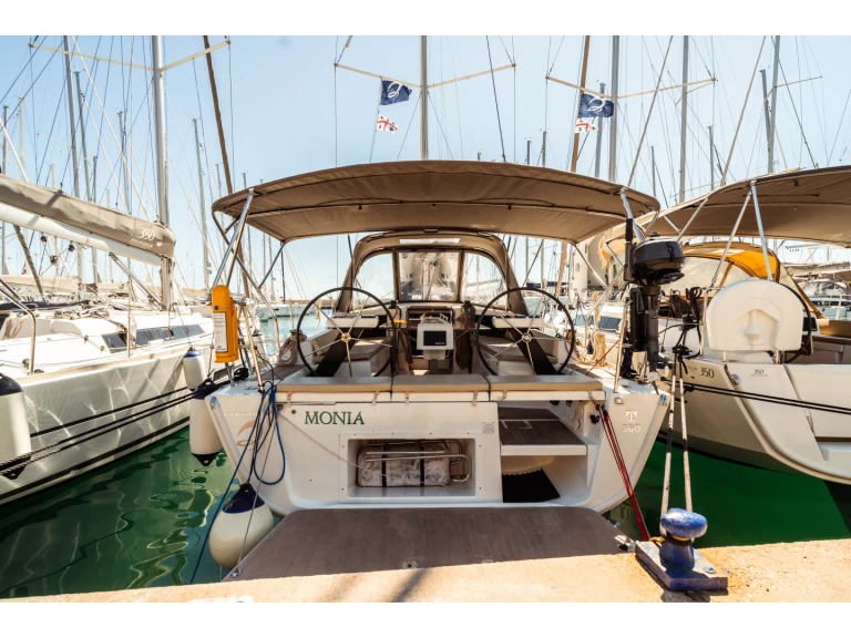 Alquiler de barcos Olbia barato de Dufour 360 Grand Large