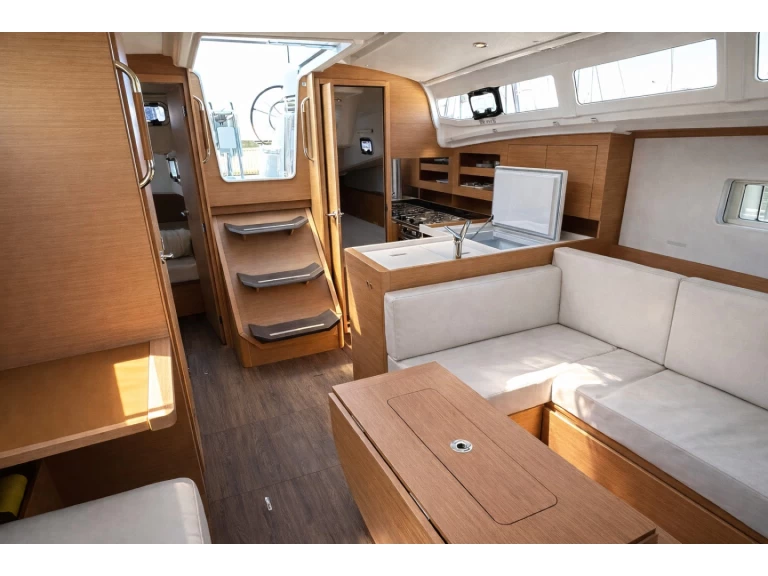 Alquiler Velero Jeanneau con o sin  título de navegación