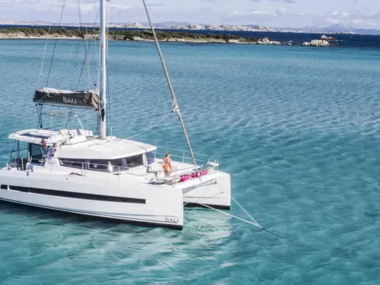 Alquiler Catamarán Bali con o sin  título de navegación