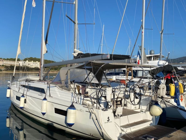 Alquiler Bormes-les-Mimosas - Bénéteau Oceanis 40.1 en SamBoat