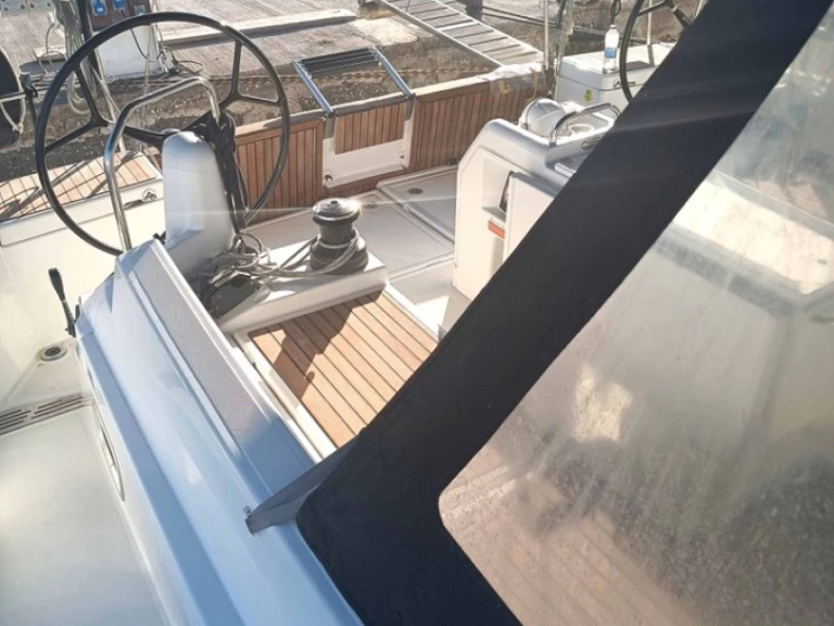 Alquiler de Jeanneau Sun Odyssey 440 en Gouviá