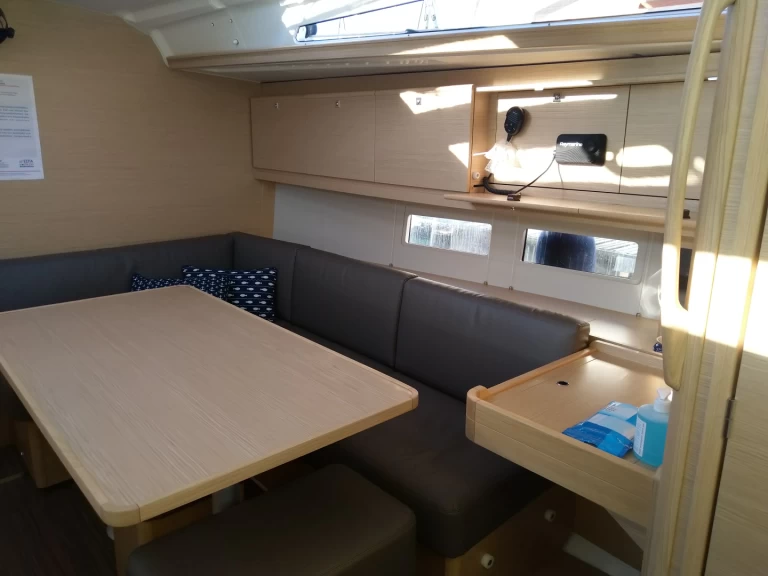 Alquiler de Velero, con o sin patrón Dufour Néa Péramos