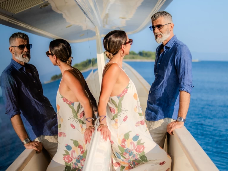  Motoryacht de alquiler a Kaštel Gomilica