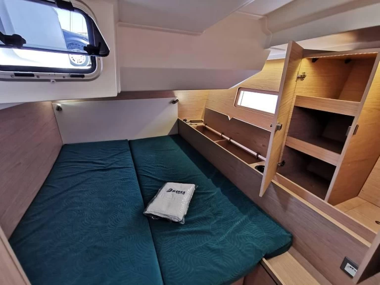 Alquiler de Bénéteau Oceanis 51.1 en Nikiána