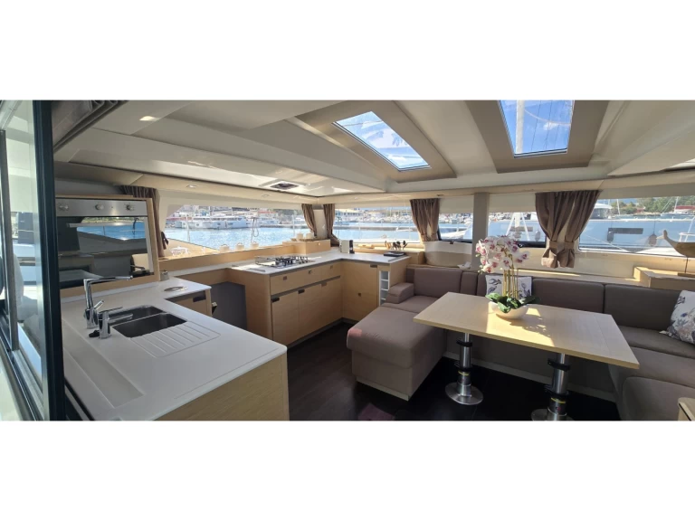 Fountaine Pajot Elba 45 de alquiler a Olbia