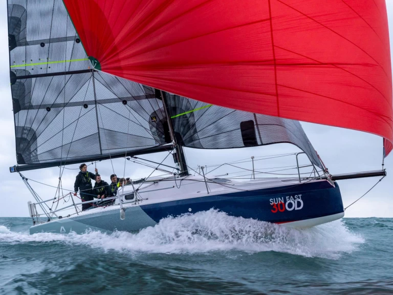 Alquiler de barcos Lorient barato de SUN FAST 30