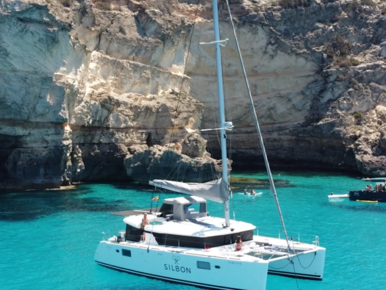 Catamarán para alquilar Marina Ibiza al mejor precio