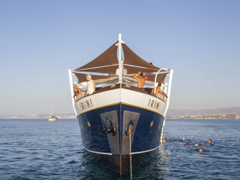 Alquiler Lancha Custom Made con o sin  título de navegación