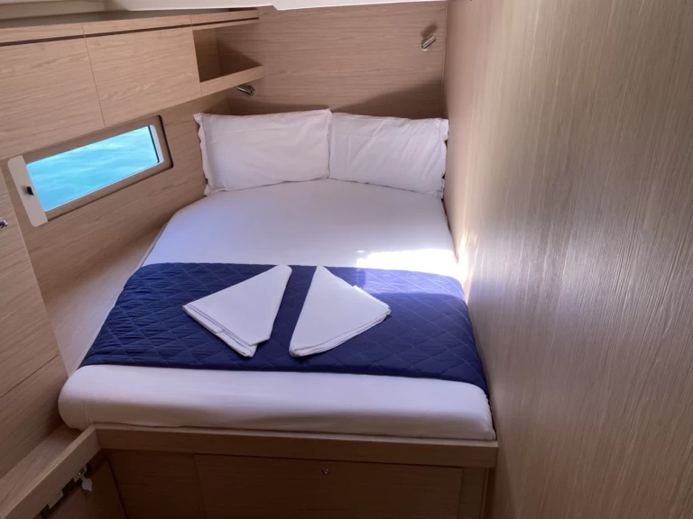 Alquiler de embarcaciones Bénéteau Oceanis 51.1 enSalerno en Samboat