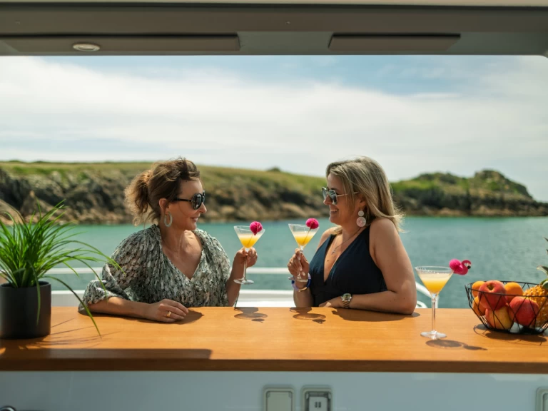 Alquiler Catamarán  con o sin  título de navegación