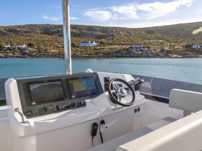 Alquiler de embarcaciones Leopard Leopard 46PC[G] enCogolin en Samboat