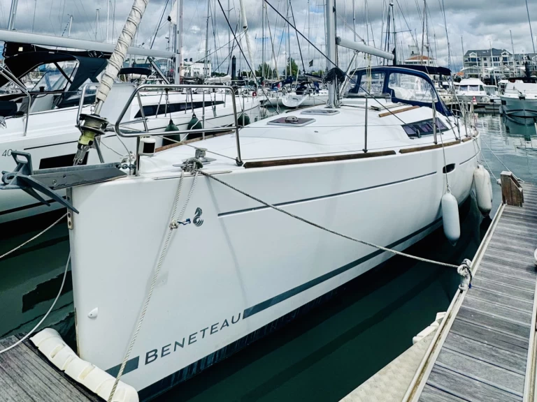 Alquiler de Bénéteau Oceanis 37 en Les Sables-d'Olonne