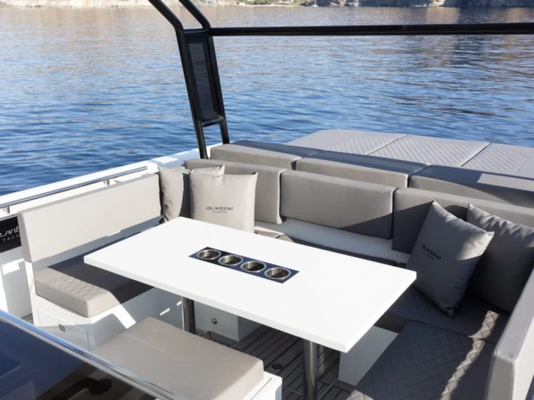 Alquiler Porto Badino - De Antonio d36 en SamBoat