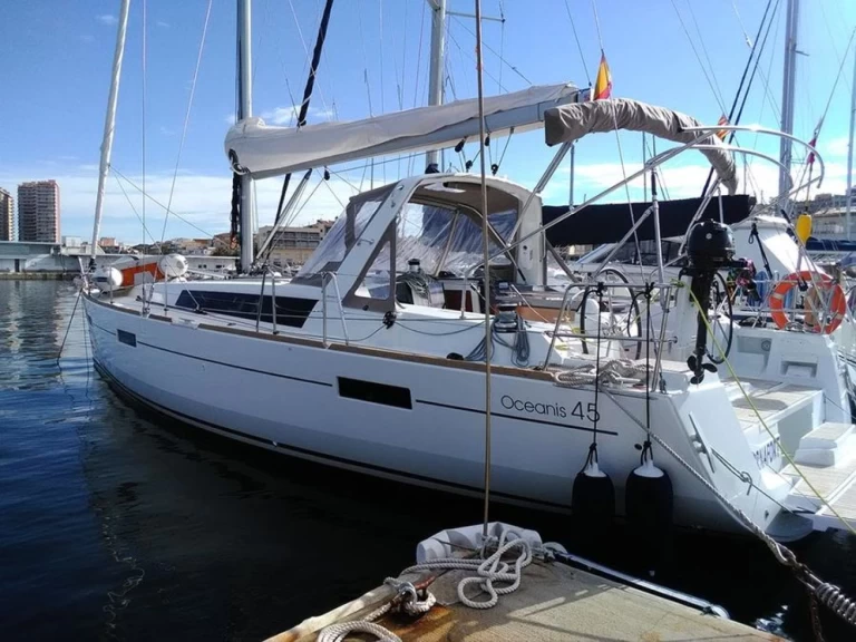 Alquiler de Bénéteau Oceanis 45 en Palamós