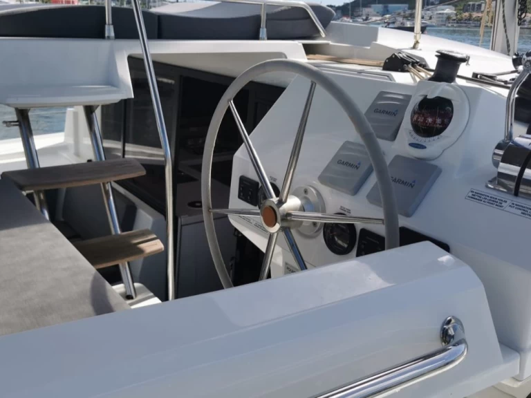 Alquiler Catamarán Fountaine Pajot con o sin  título de navegación
