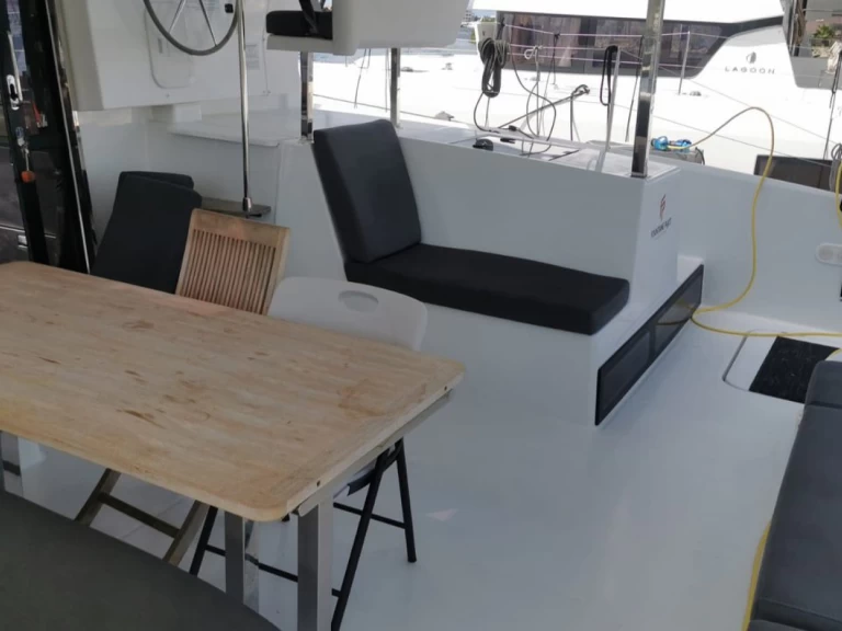 Alquiler de Catamarán, con o sin patrón Fountaine Pajot Propriano