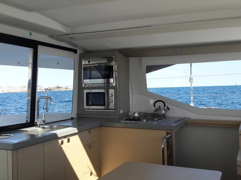Alquiler de Fountaine Pajot Lucia 40 en Palamós