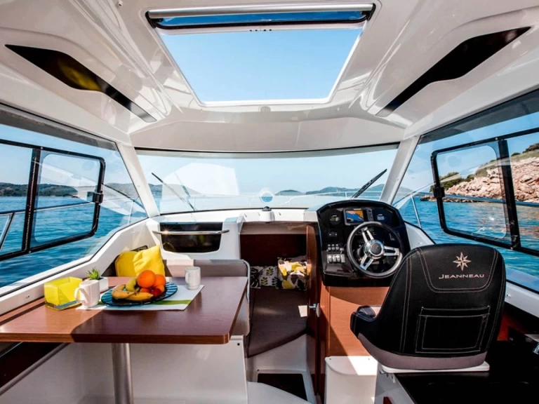 Alquiler de embarcaciones Jeanneau Merry Fisher 795 enTrogir en Samboat