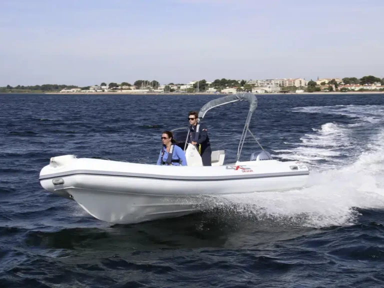 Alquiler de Neumática, con o sin patrón 4XC Saint-Florent