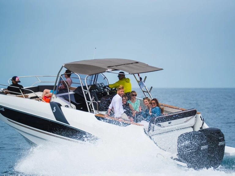 Alquiler de Lancha, con o sin patrón Bénéteau Trogir
