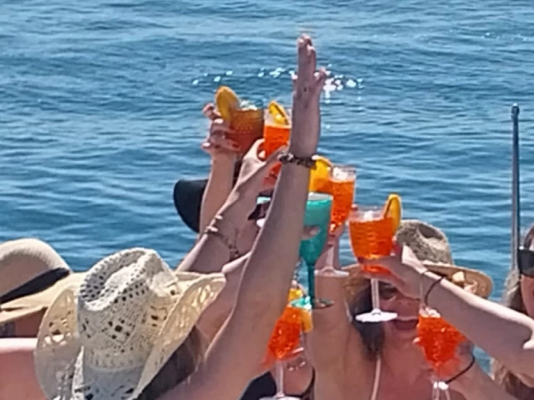 Alquiler de Yate de lujo, con o sin patrón Doqueve Marbella