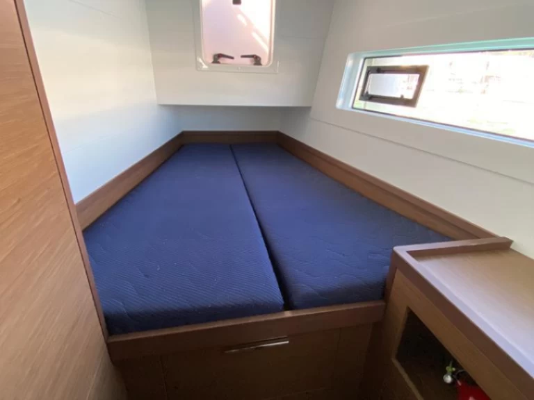 Alquiler de barcos Capo d'Orlando barato de Lagoon 40