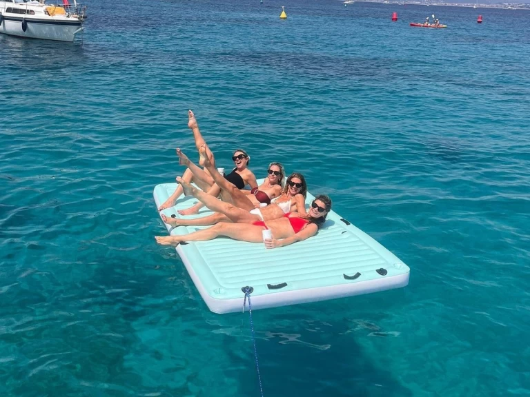 Alquiler de Four Winns Sundowner 285 en Cannes