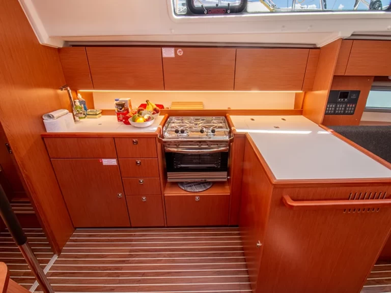 Alquiler de embarcaciones Bavaria Bavaria C42 enNikiána en Samboat