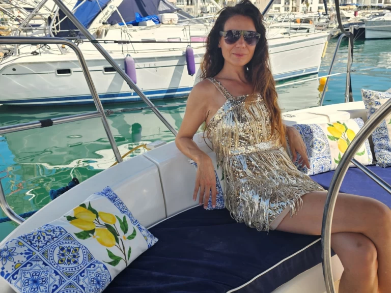 Alquiler de embarcaciones Hunter Hunter 376 enPuerto Banús en Samboat