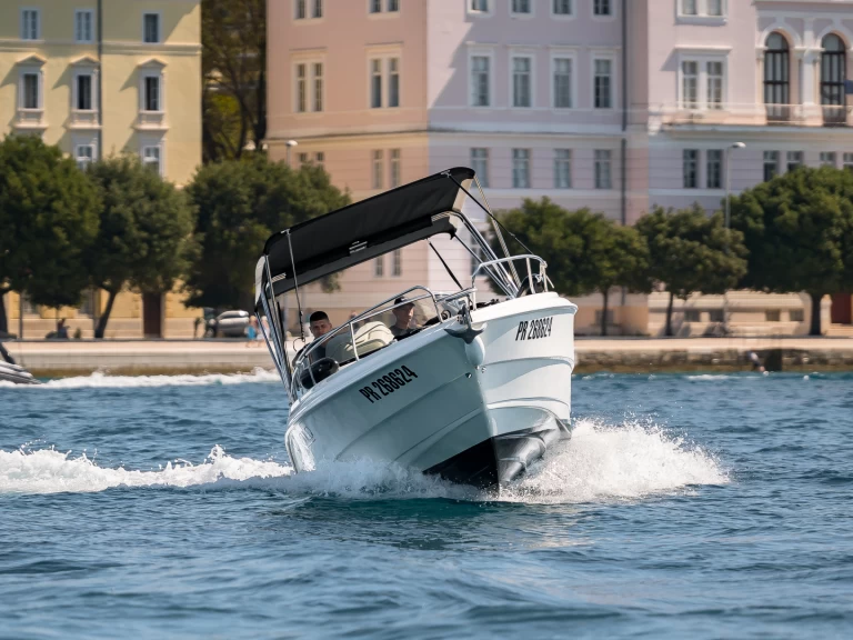 Alquiler de barcos Zadar barato de 730 HBS