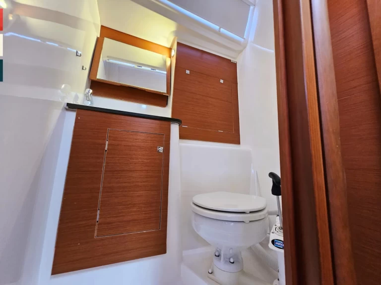 Velero para alquilar Vlycho al mejor precio