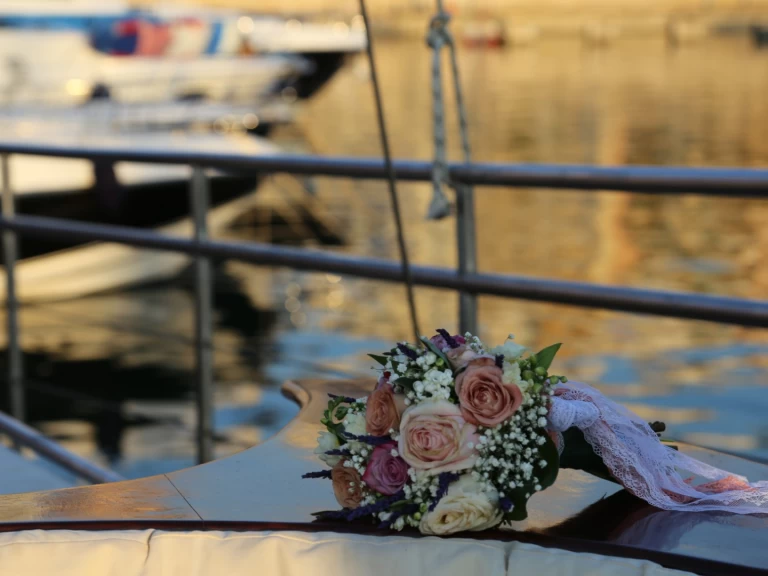 Custom Made OMEGA de alquiler a Atenas