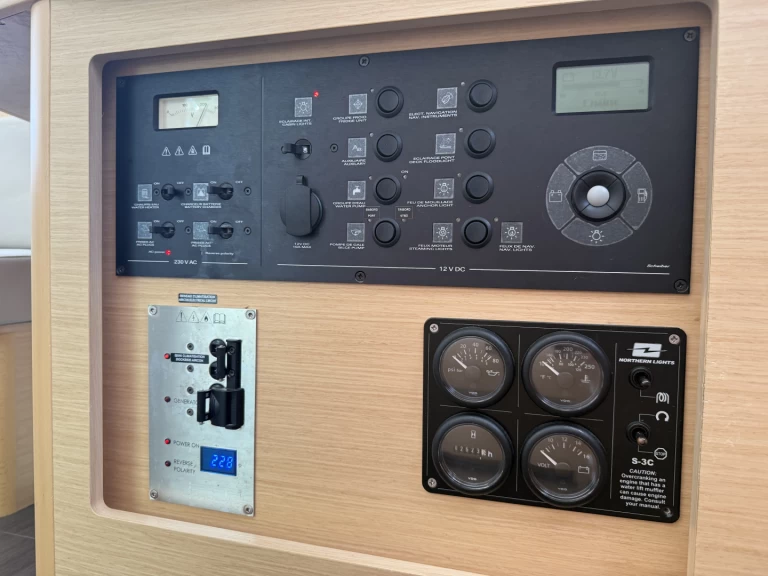 Catamarán para alquilar Nikiána al mejor precio