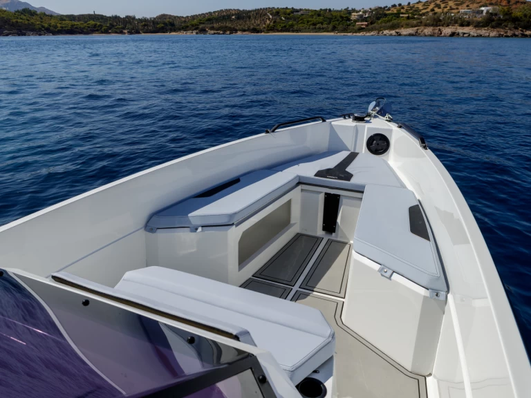 Alquiler de  Iron 827 en Pórto Chéli