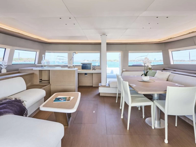 Lagoon AMAREA de alquiler a Atenas