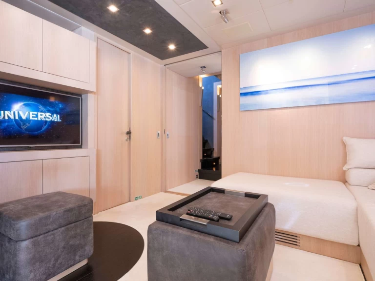 Mangusta TOTAL de alquiler a Nassau