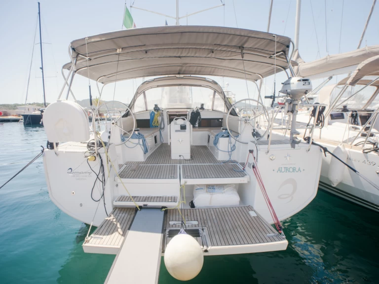 Alquiler de embarcaciones Jeanneau Sun Odyssey 490 enOlbia en Samboat