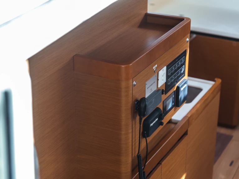 Alquiler de Velero, con o sin patrón Jeanneau Olbia