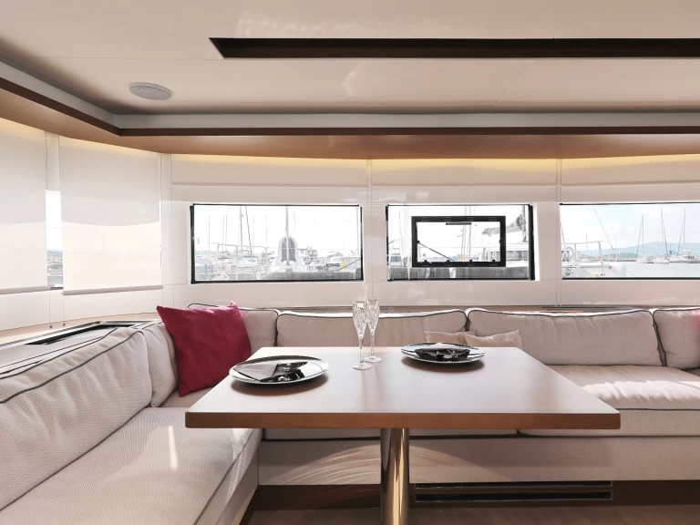 Alquiler Catamarán Lagoon con o sin  título de navegación