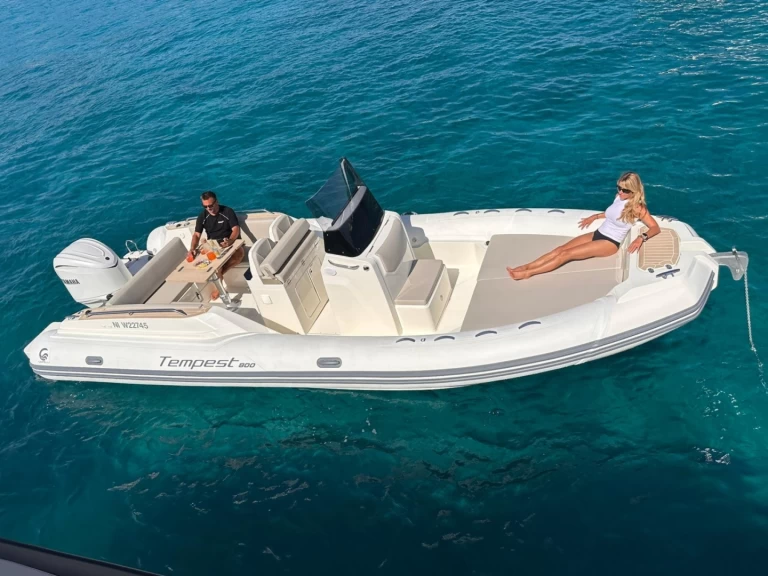 Alquiler Neumática en Marine de Sant'Ambrogio - Capelli Tempest 800