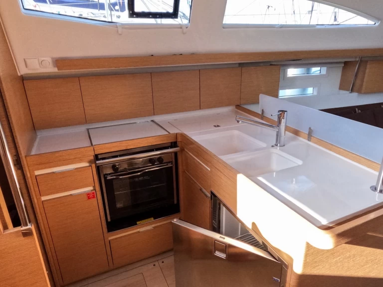 Alquiler Velero Elan con o sin  título de navegación