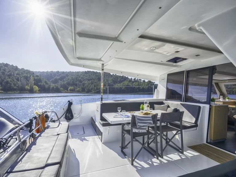Alquiler Catamarán Fountaine Pajot con o sin  título de navegación