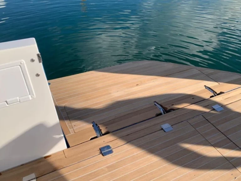 Alquiler de embarcaciones Aventura Aventura 38 SC enCogolin en Samboat