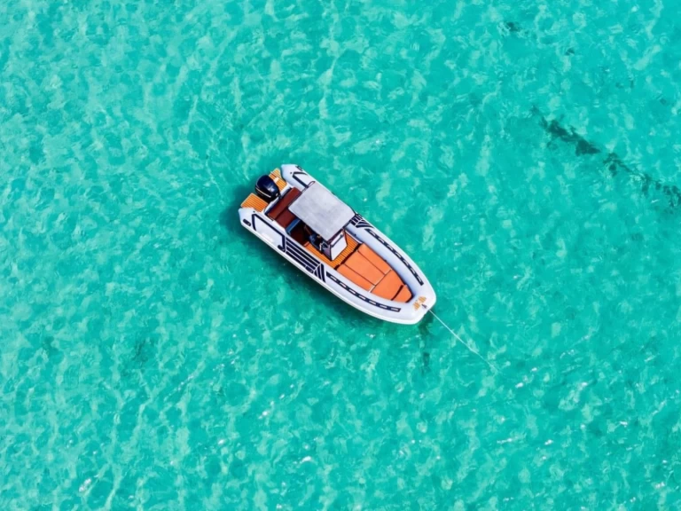 Alquiler de embarcaciones Sacs Sacs S 640 enCagliari en Samboat