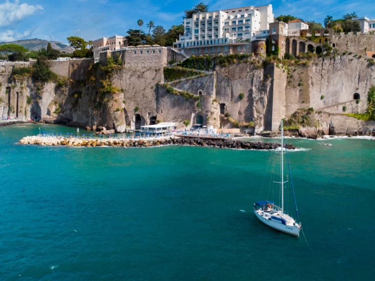 Alquiler de Dufour Dufour 385 Grand Large en Castellammare di Stabia