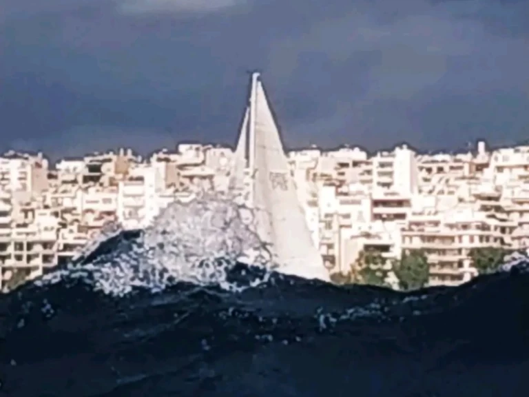 Alquiler de barcos Atenas barato de Grand Soleil 37 Race